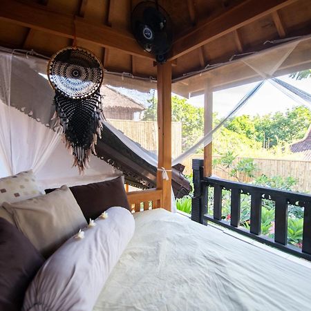 Rumah Singa - Holistic Healing Retreat ギリ・アイル エクステリア 写真