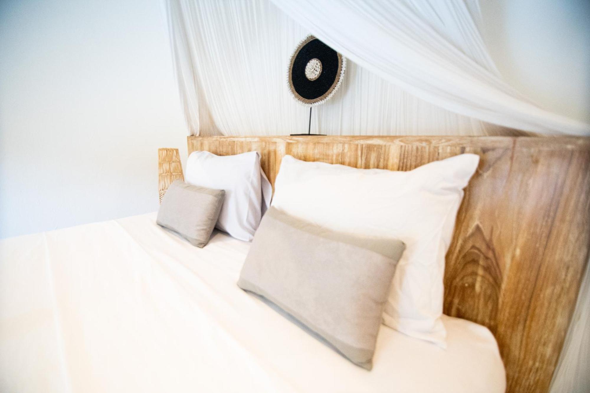 Rumah Singa - Holistic Healing Retreat ギリ・アイル エクステリア 写真