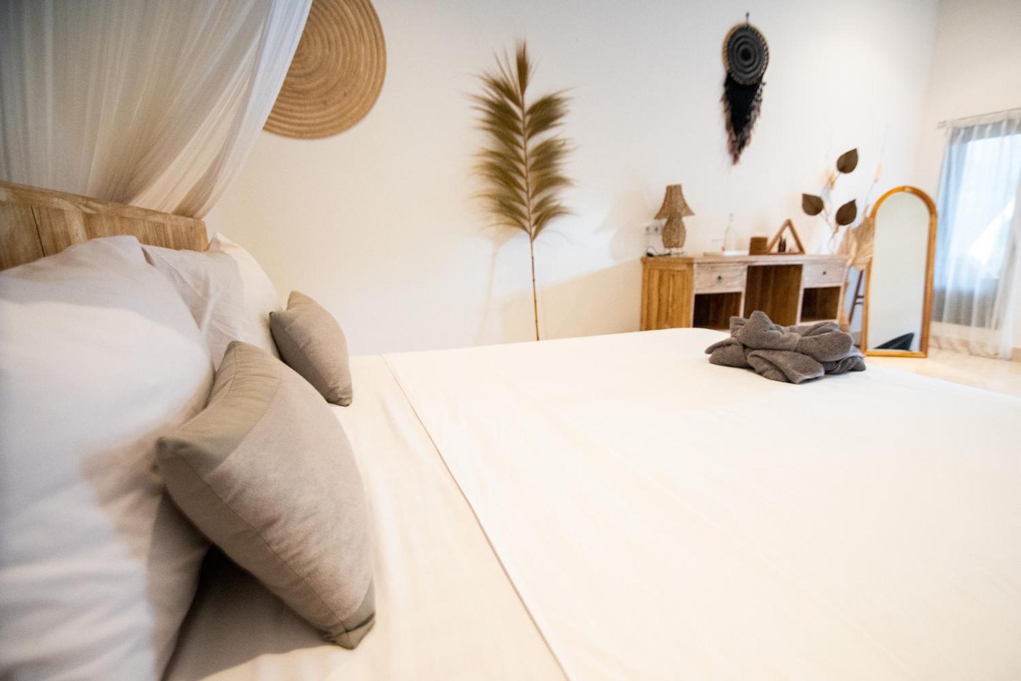 Rumah Singa - Holistic Healing Retreat ギリ・アイル エクステリア 写真