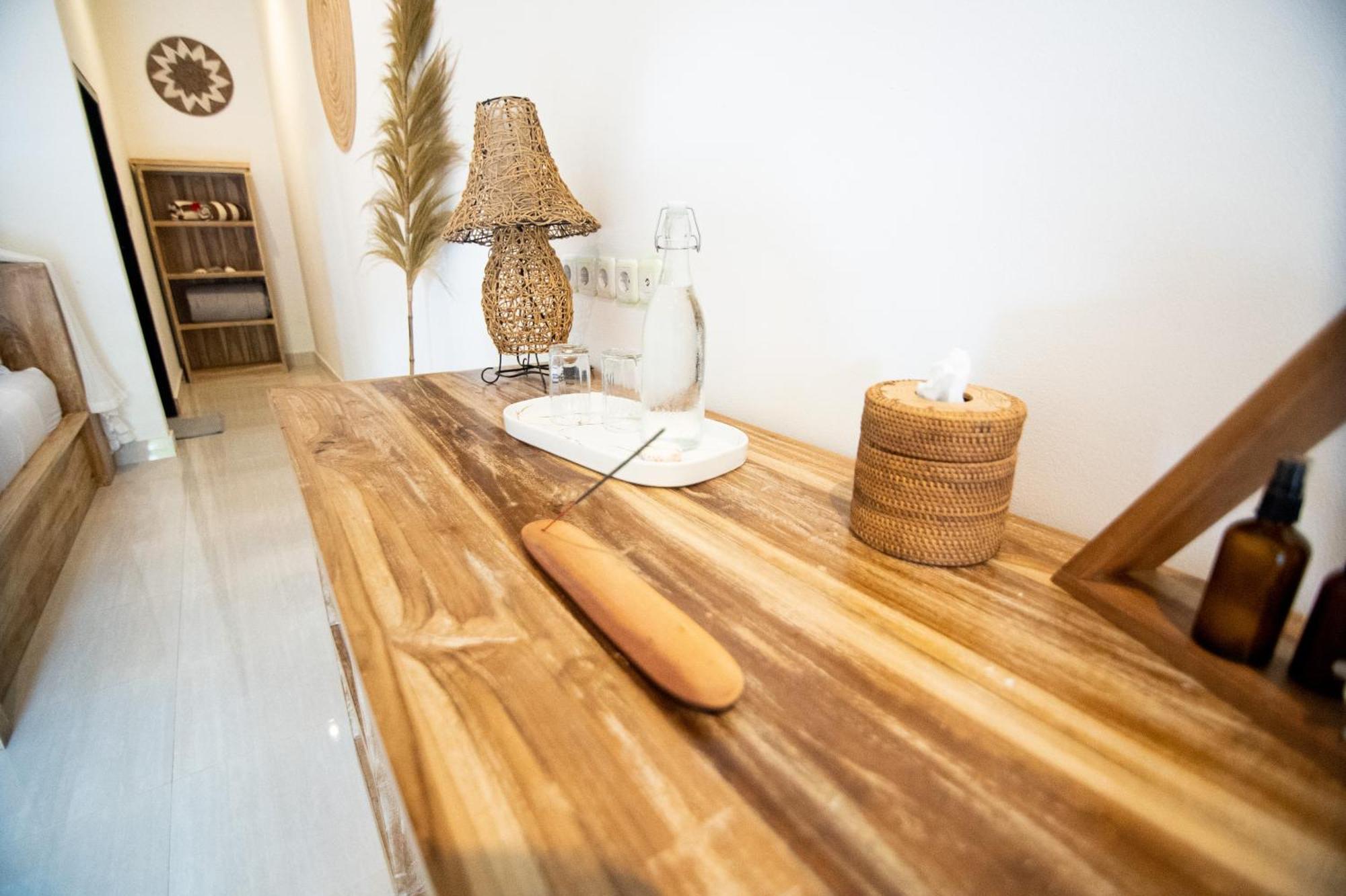 Rumah Singa - Holistic Healing Retreat ギリ・アイル エクステリア 写真