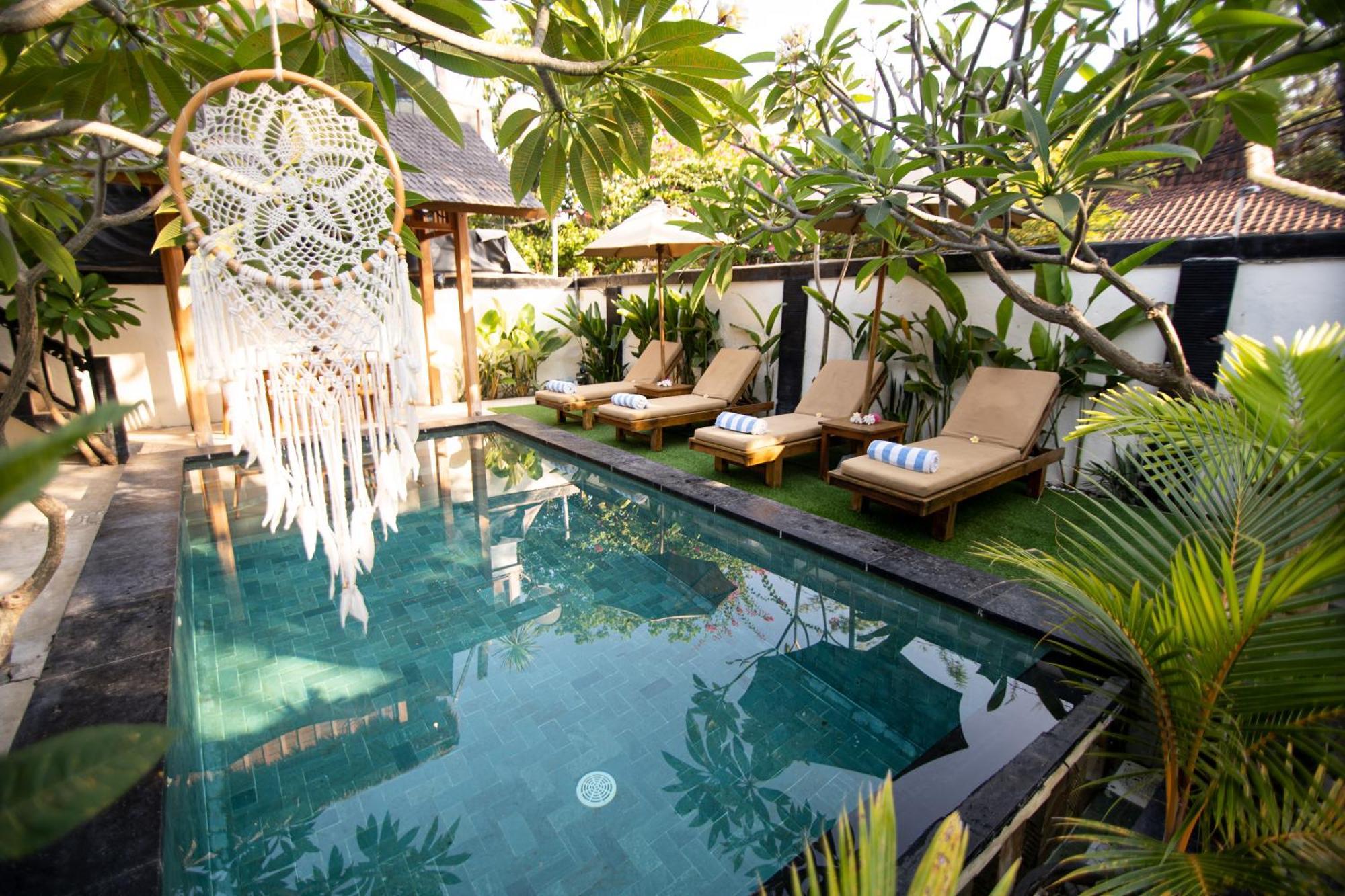 Rumah Singa - Holistic Healing Retreat ギリ・アイル エクステリア 写真