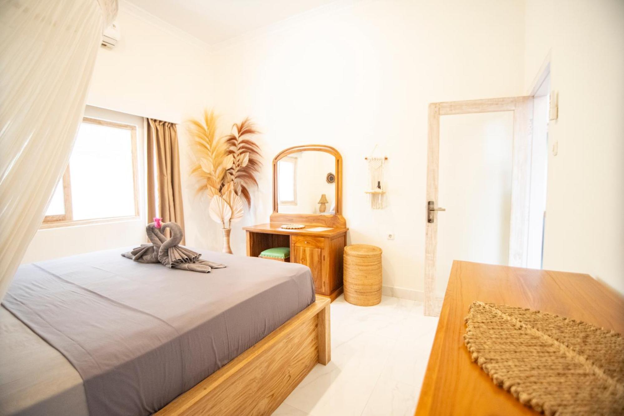 Rumah Singa - Holistic Healing Retreat ギリ・アイル エクステリア 写真