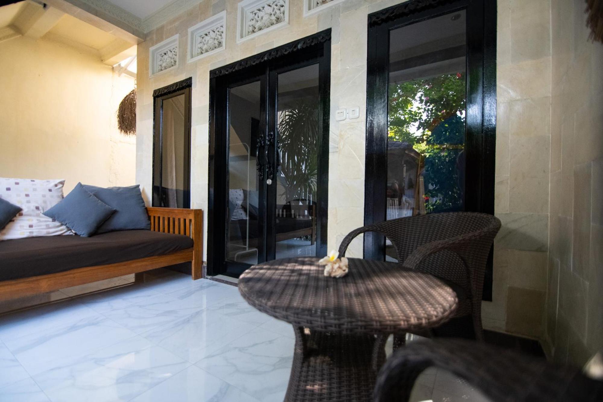 Rumah Singa - Holistic Healing Retreat ギリ・アイル エクステリア 写真